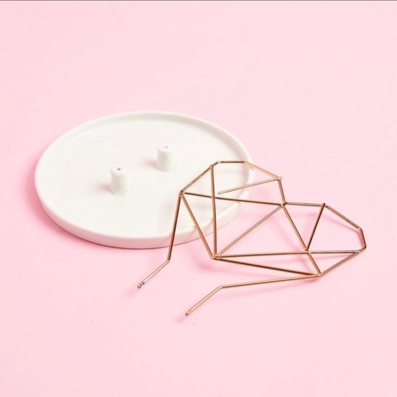 IMM Living Coxet Wire Heart Ceramic Jewelry Holder - Picture 10 of 11